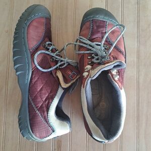 J-41 Jeep Adventure Aspen Hiking Quilted Comfort Traction Sole Lace-Up Sneakers